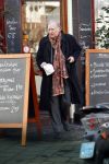 Amsterdam 13 februari 2017 
Huub Oosterhuis doet boodschappen
