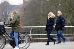 Amsterdam 9 februari 2017
Jan en Babette Cremer op straat in amsterdam zuid