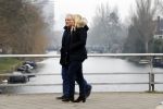 Amsterdam 9 februari 2017
Jan en Babette Cremer op straat in amsterdam zuid