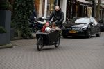 Amsterdam 6 februari 2017 
Johnny heitinga met zijn kinderen Jezebel en Lennos in de bakfiets.