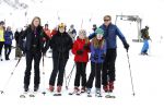 Lech 27 februari 2017
Fotouurtje van de koninklijke familie in Oberlech. Dit jaar waren alleen Koning Willem Alexander Koningin Maxima en de prinsesjes Amalia Ariane en Alexia aanwezig.