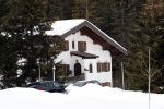 Lech zurs 26 februari 2017
Diverse plekken waar de koninklijke familie regelmatig komt / kwam of verblijft. In dit Chalet met beveiligingscamera's verblijven Koning Willem Alexnder Koningin Maxima en hun kinderen