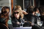 Amsterdam 15 februari 2017
Leontine Borsato op terras met vriendinnen.