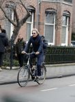 Amsterdam 16 februari 2017 
Matthijs v Nieuwkerk op de fiets in Amsterdam zuid.