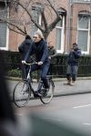 Amsterdam 16 februari 2017 
Matthijs v Nieuwkerk op de fiets in Amsterdam zuid.