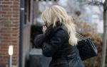 Lijnden Hoofddorp 10 februari 2017
Patricia Paay en haar man Robbert Hinfelaar gaan aangifte doen op het politieburo vanwege sekstape.
