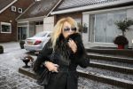Lijnden Hoofddorp 10 februari 2017
Patricia Paay en haar man Robbert Hinfelaar gaan aangifte doen op het politieburo vanwege sekstape.