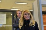 Haarlem 27 februari 2017
Patricia Paay met haar man Robbert Hinfelaar bij rechtbank Haarlem ivm rechtzaak buurman. Haar advocaat is Johan Langelaar