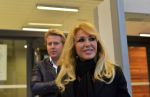 Haarlem 27 februari 2017
Patricia Paay met haar man Robbert Hinfelaar bij rechtbank Haarlem ivm rechtzaak buurman. Haar advocaat is Johan Langelaar
