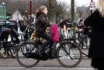 Amsterdam 4 februari 2017 
Prinses Marilene met dochter Felicia op haar verjaardag op de fiets in Amsterdam.