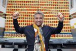 Amsterdam 6 februari 2017
Rene Froger krijgt van honig 150.000 potjes voor de voedselbank.