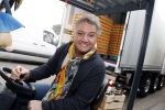 Amsterdam 6 februari 2017
Rene Froger krijgt van honig 150.000 potjes voor de voedselbank.