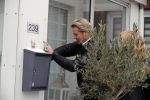 Lijnden Hoofddorp 10 februari 2017
Patricia Paay en haar man Robbert Hinfelaar gaan aangifte doen op het politieburo vanwege sekstape.