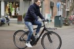 Amsterdam 7 februari 2017 
Ronald de Boer op zijn electrische fiets op de cornelis schuytstraat