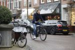 Amsterdam 7 februari 2017 
Ronald de Boer op zijn electrische fiets op de cornelis schuytstraat
