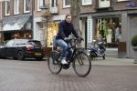 Amsterdam 7 februari 2017 
Ronald de Boer op zijn electrische fiets op de cornelis schuytstraat