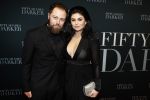 Amsterdam 7 februari 2017
Premiere fifty shades darker in Tuschinski. Roxeannne Hazes met haar nieuwe vriend Erik Zwennes