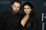 Amsterdam 7 februari 2017
Premiere fifty shades darker in Tuschinski. Roxeannne Hazes met haar nieuwe vriend Erik Zwennes