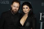 Amsterdam 7 februari 2017
Premiere fifty shades darker in Tuschinski. Roxeannne Hazes met haar nieuwe vriend Erik Zwennes