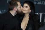 Amsterdam 7 februari 2017
Premiere fifty shades darker in Tuschinski. Roxeannne Hazes met haar nieuwe vriend Erik Zwennes