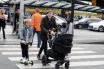 Schiphol 17 februari 2017 
Xander en Sophie de Buisonje komen met hun dochter Cela Lynn en zoon Dex aan op schiphol. Beide ouders familie en Sem v Dijk wachten ze op . Ook de hond is meegekomen.