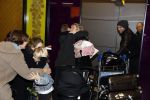 Schiphol 17 februari 2017 
Xander en Sophie de Buisonje komen met hun dochter Cela Lynn en zoon Dex aan op schiphol. Beide ouders familie en Sem v Dijk wachten ze op . Ook de hond is meegekomen.