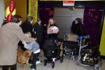 Schiphol 17 februari 2017 
Xander en Sophie de Buisonje komen met hun dochter Cela Lynn en zoon Dex aan op schiphol. Beide ouders familie en Sem v Dijk wachten ze op . Ook de hond is meegekomen.