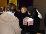 Schiphol 17 februari 2017 
Xander en Sophie de Buisonje komen met hun dochter Cela Lynn en zoon Dex aan op schiphol. Beide ouders familie en Sem v Dijk wachten ze op . Ook de hond is meegekomen.