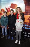 Amsterdam 11 februari 2018
Premiere Ted en het geheim van koning Midas in Pathe arena. Annette Barlo met zoon en vriendjes