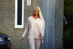 Leusden 14 februari 2018
Barbie ( Samantha de Jong ) en haar nieuwe vriend Jordi Ossel arriveren bij zijn huis.