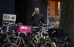 Amsterdam 20 februari 2018
Bram Moszkowicz doet boodschappen in Amsterdam zuid