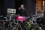 Amsterdam 20 februari 2018
Bram Moszkowicz doet boodschappen in Amsterdam zuid