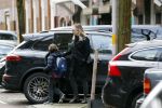 Amsterdam 15 februari 2018 
Chantal janzen met man Marco en zoon naar verloskundigenpraktijk