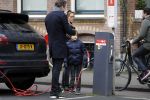 Amsterdam 15 februari 2018 
Chantal janzen met man Marco en zoon naar verloskundigenpraktijk