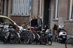 Amsterdam 15 februari 2018 
Chantal janzen met man Marco en zoon naar verloskundigenpraktijk