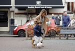 Amsterdam 11 maart 2018   
Danie Bles aan het voetballen met zijn zoon