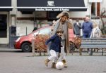 Amsterdam 11 maart 2018   
Danie Bles aan het voetballen met zijn zoon