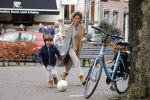 Amsterdam 11 maart 2018   
Danie Bles aan het voetballen met zijn zoon
