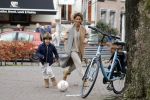 Amsterdam 11 maart 2018   
Danie Bles aan het voetballen met zijn zoon