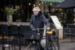 Amsterdam 8 maart 2018
Derek de Lint met zijn fiets bij de Albert Cuyp