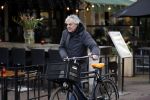 Amsterdam 8 maart 2018
Derek de Lint met zijn fiets bij de Albert Cuyp