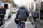 Amsterdam 8 maart 2018
Derek de Lint met zijn fiets bij de Albert Cuyp