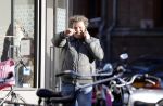 Amsterdam 6 februari 2018
Dirk Zeelenberg bellend op straat