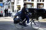 Amsterdam 16 februari 2018
Doutzen Kroes op haar fiets in Amsterdam