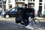 Amsterdam 16 februari 2018
Doutzen Kroes op haar fiets in Amsterdam