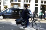 Amsterdam 16 februari 2018
Doutzen Kroes op haar fiets in Amsterdam