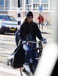 Amsterdam 16 februari 2018
Doutzen Kroes op haar fiets in Amsterdam