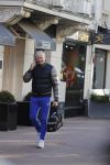Amsterdam 7 februari 2018  
Dries Roelvink bellend op de pc hooftstraat