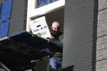 Amsterdam 12 maart 2018
Dries en Honoria Roelvink  verhuizen naar hun nieuwe appartement op de pc Hooftstraat