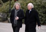 Leusden 6 maart 2018
Crematie Mies Bouwman in crematorium Leusden. Fred Oster met regisseur Bob ...
